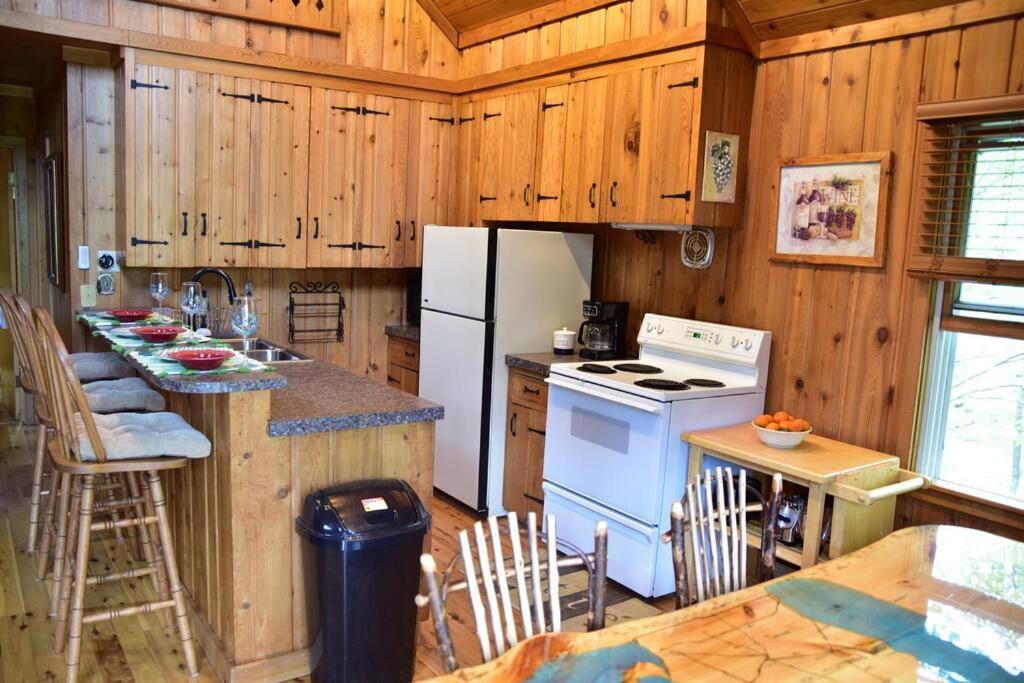 Quiet And Comfy 3Bed/2Bath - Chalet With Hot Tub. Cedar Exteriör bild