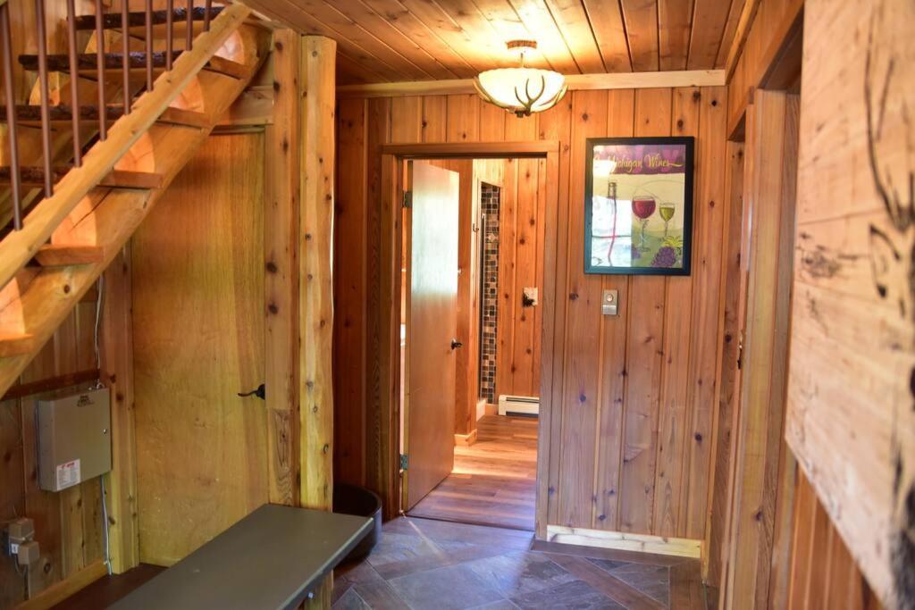 Quiet And Comfy 3Bed/2Bath - Chalet With Hot Tub. Cedar Exteriör bild