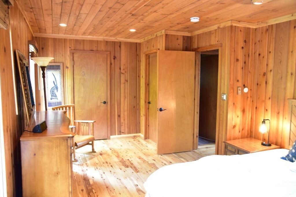 Quiet And Comfy 3Bed/2Bath - Chalet With Hot Tub. Cedar Exteriör bild