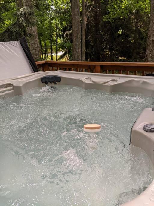 Quiet And Comfy 3Bed/2Bath - Chalet With Hot Tub. Cedar Exteriör bild