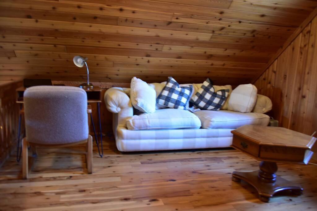 Quiet And Comfy 3Bed/2Bath - Chalet With Hot Tub. Cedar Exteriör bild