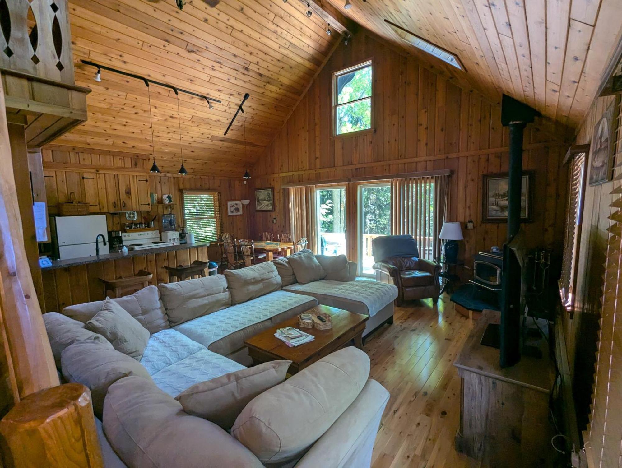 Quiet And Comfy 3Bed/2Bath - Chalet With Hot Tub. Cedar Exteriör bild